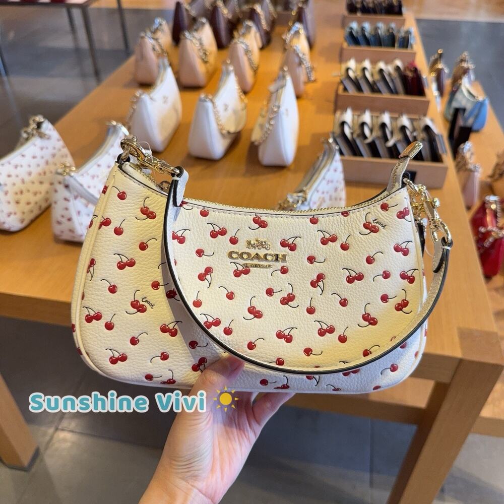 NWT Coach Teri Shoulder Bag With Cherry Print CFG01 pebbled leather/Gold/Chalk